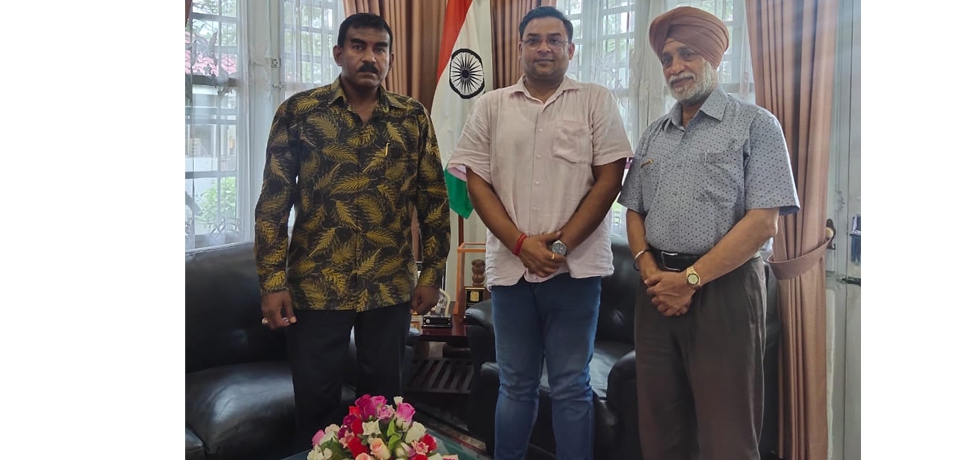 Head of Indonesian Indian Community Association in Medan, Mr. Julius Raja and Mr. Bobby met with Consul General at the Chancery to discuss issue related to Indian community in Medan on  2 November 2021.