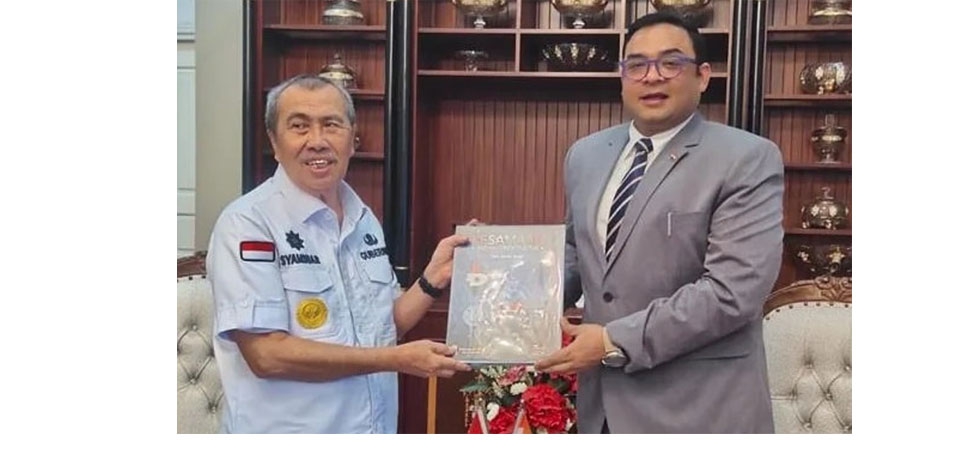 Consul General met Hon’ble Governor of Riau H.E. Drs. H. Syamsuar M.Si in his office