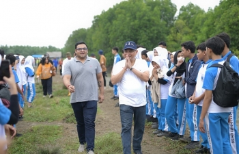 2000 budding baby mangrove plantation